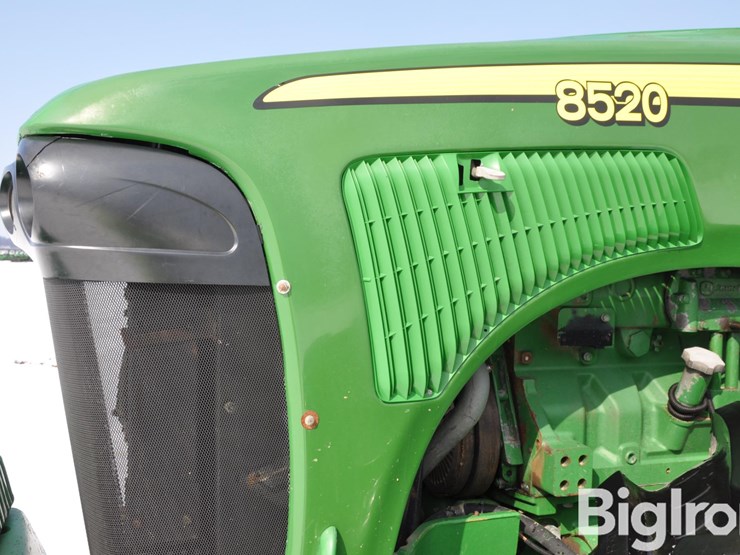john-deere-8520-image-11