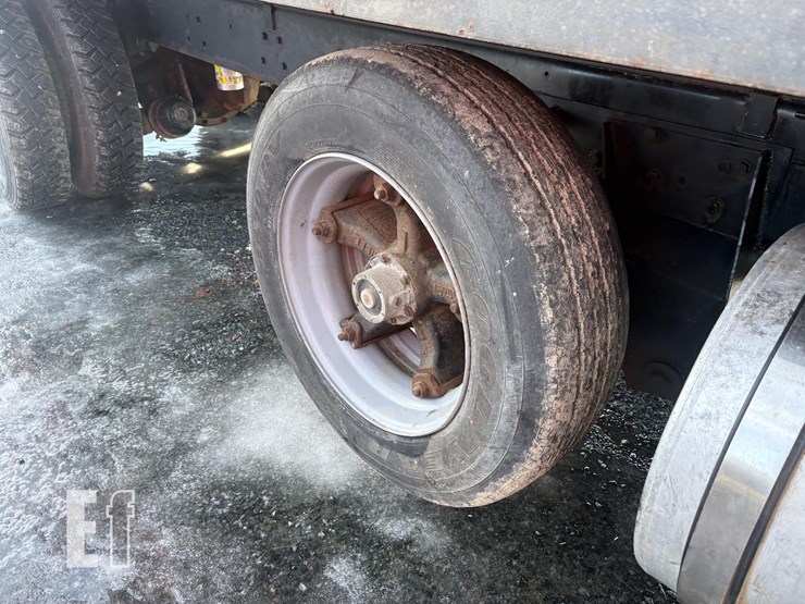 1984-ford-l8000-image-8