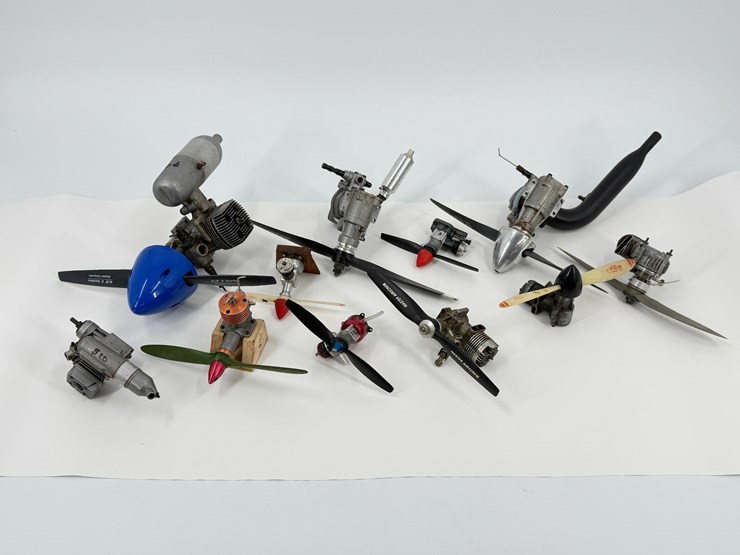 #1069-•-box-of-rc-airplane-engines-image-5