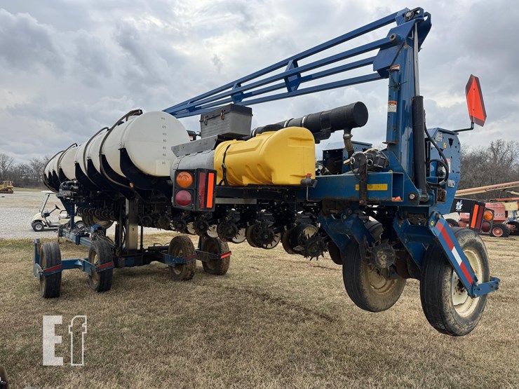 2008-kinze-3600-image-23