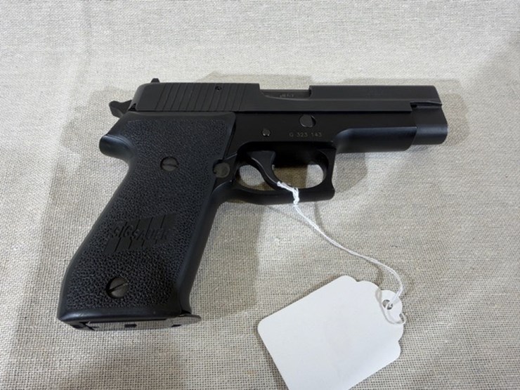 #231-•-sig-sauer-p220-pistol-image-35