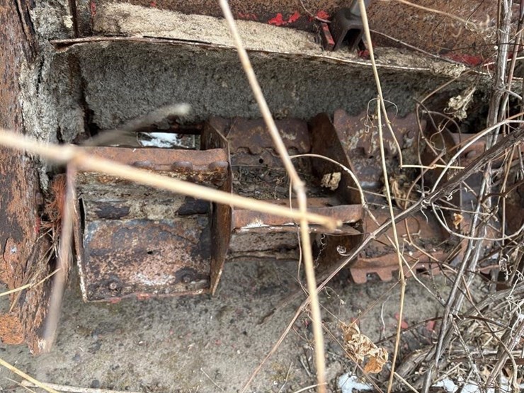 gehl-scavenger-slinger-spreader---off-site-image-11