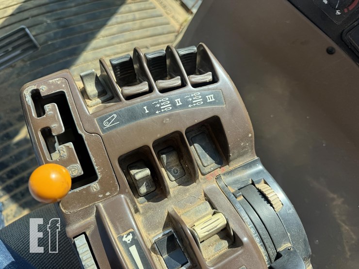 2004-john-deere-8120-image-21