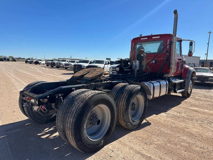 2020-mack-granite-image-4