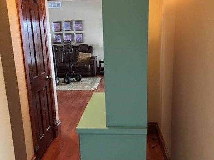 vintage-dresser-stand-image-5