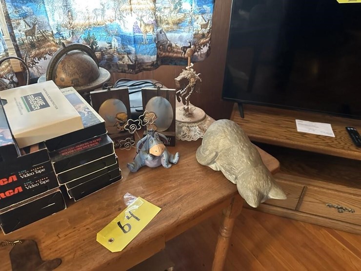 rustic-wall-displays-&-vintage-films-image-12