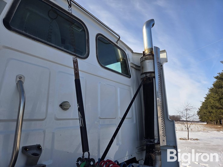 2004-sterling-at9500-image-12