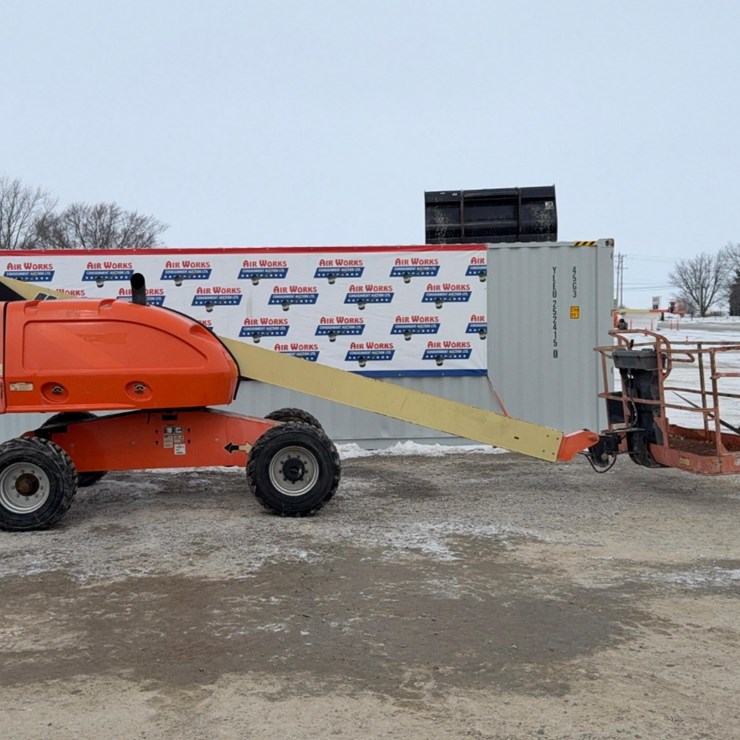 2015 JLG 400S
