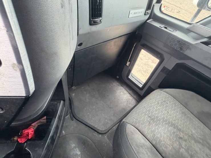 #227-•-2020-mack-anthem-image-66