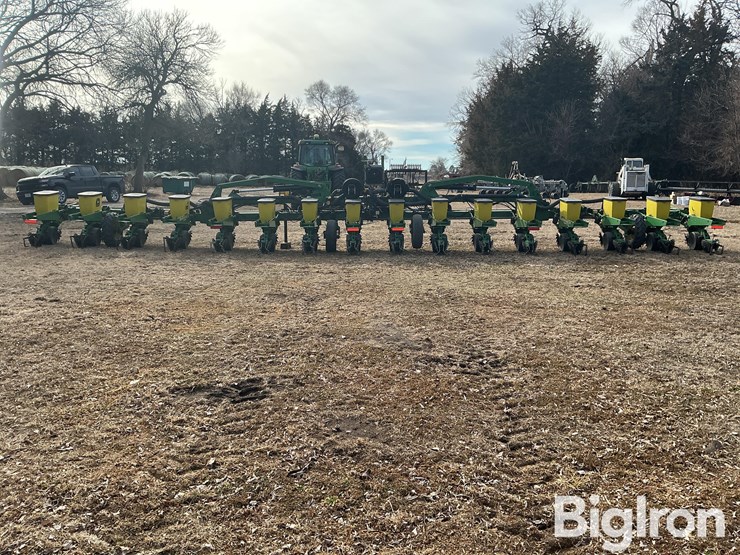 john-deere-2630-image-6