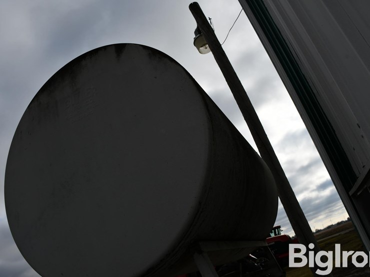 butler-250-gallon-fuel-tank-on-stand-image-9