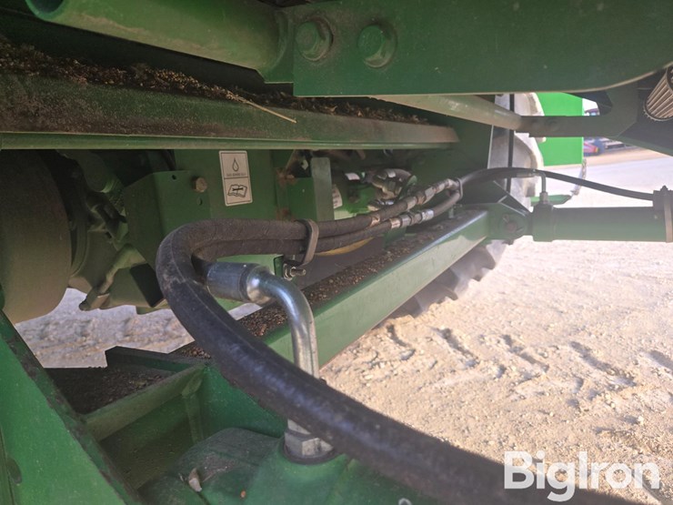 2013-john-deere-s670-image-17