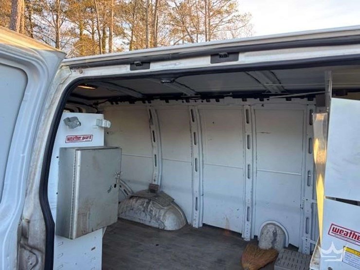 2007-chevrolet-express-2500-image-14