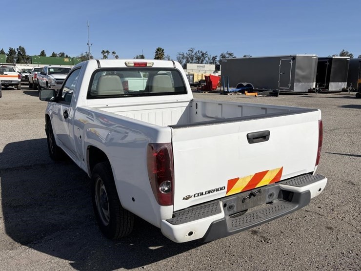 2011-chevrolet-colorado-image-2