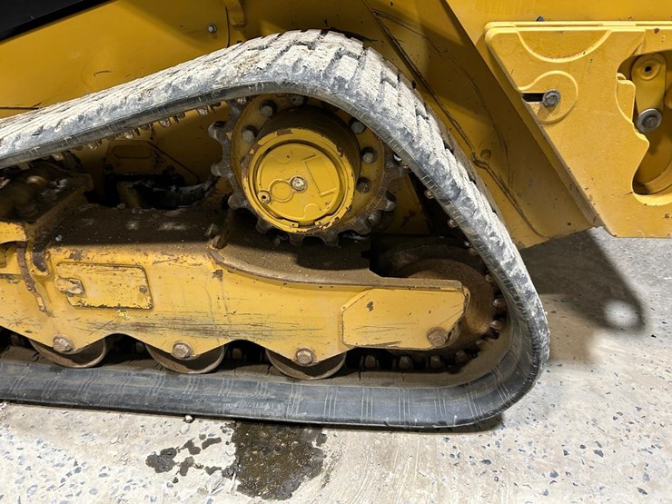 2021-caterpillar-259d3-image-18