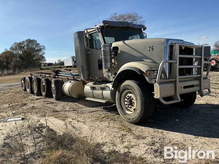 2001-international-2001-image-3