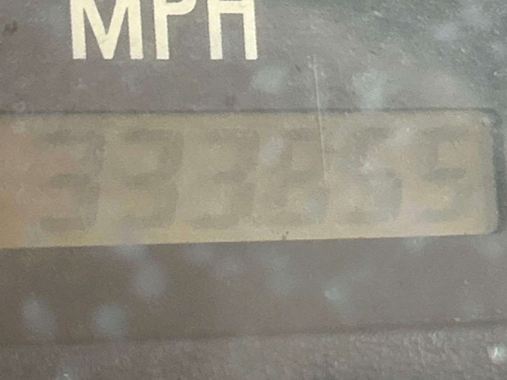 2004-isuzu-npr-image-6