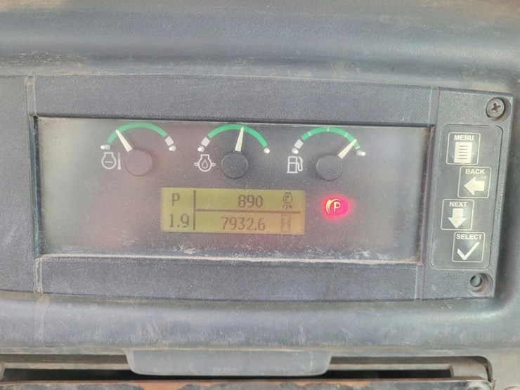 2012-deere-650k-image-19