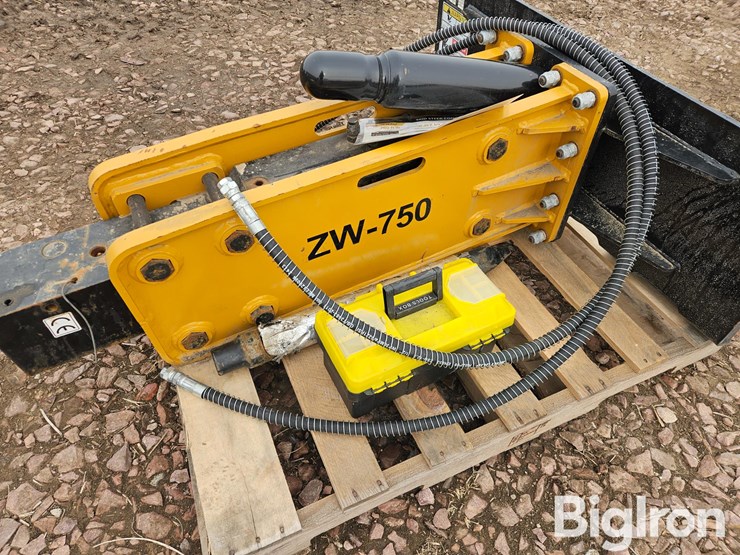 2025-wolverine-cb-11-750f-hydraulic-skid-steer-concrete-breaker-image-7
