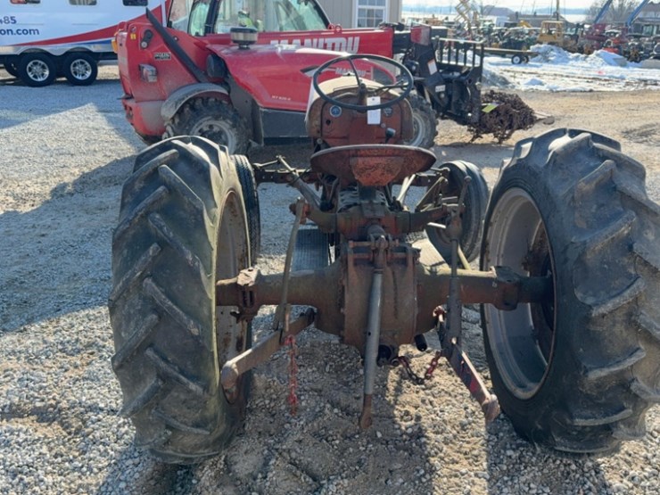 ford-tractor-image-3