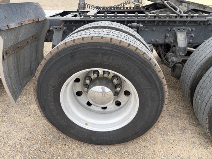 #227-•-2020-mack-anthem-image-14