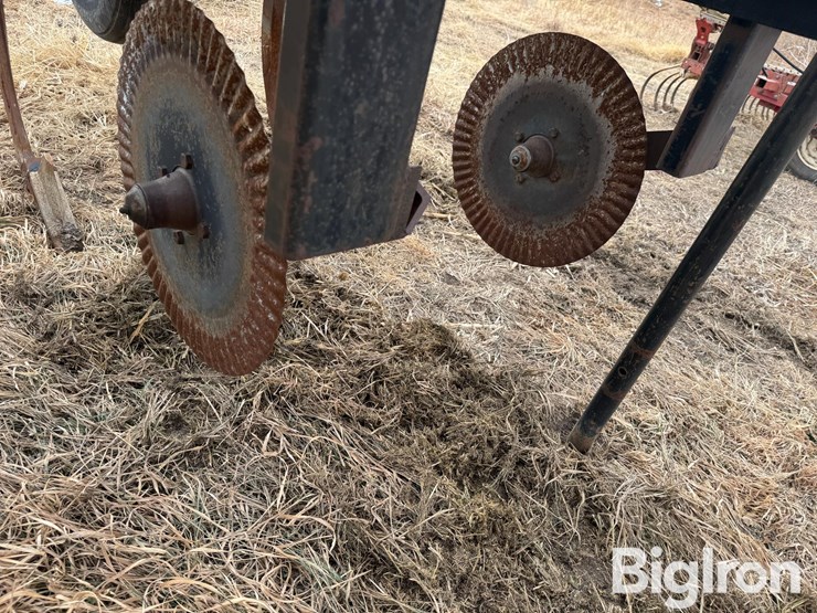 landoll-7-shank-chisel-plow-image-12