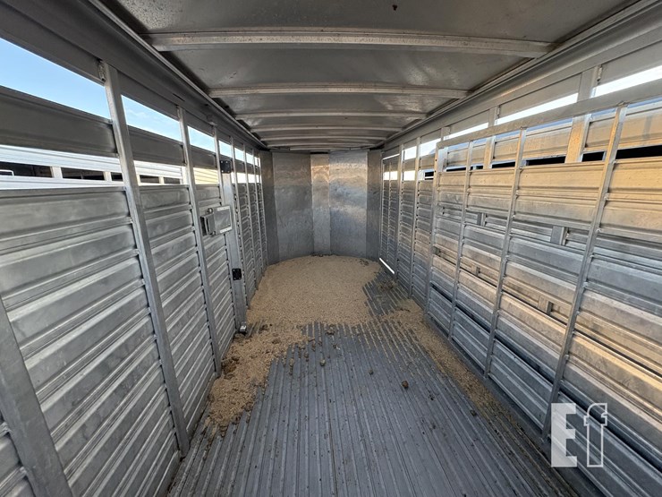 2012-featherlite-16-ft-image-6