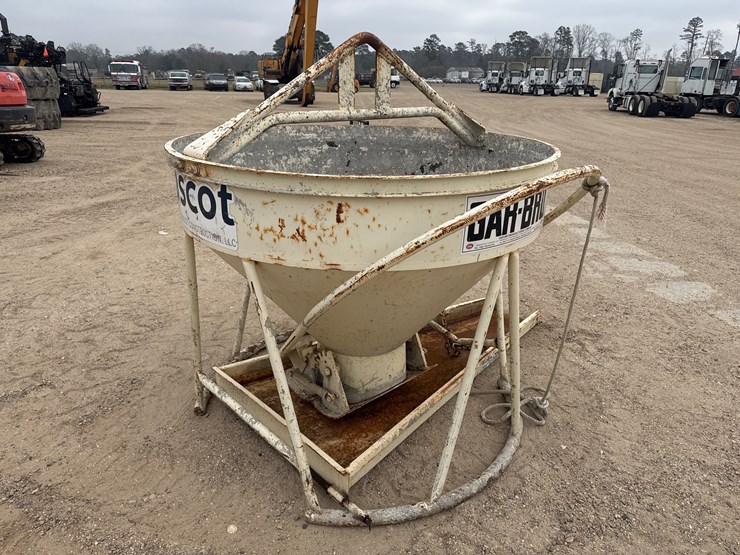 #2786-•-2022-garbro-concrete-bucket-with-chute-image-3
