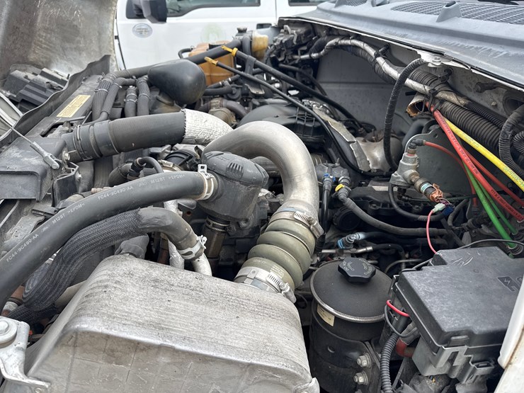 2016-ford-f750-xl-image-32