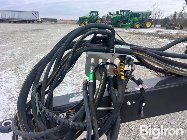 unverferth-2250-pro-force-dry-fertilizer-spreader-image-12