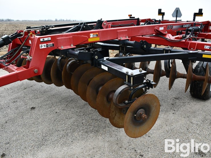 case-ih-870-ecolo-tiger-7-shank-disk-ripper-image-14