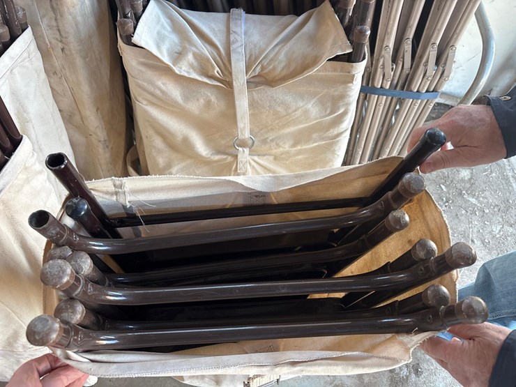 metal-folding-chairs-image-2