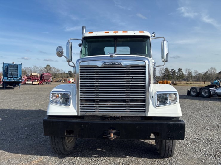 2014-freightliner-coronado-122-sd-image-7