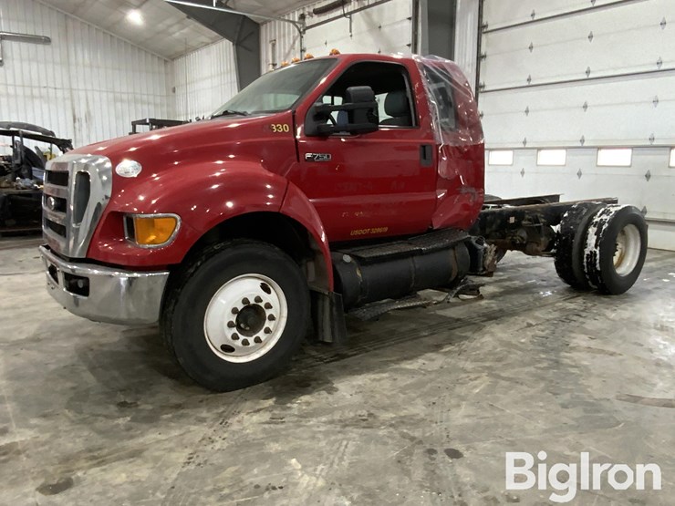2012-ford-f750-xlt-image-1