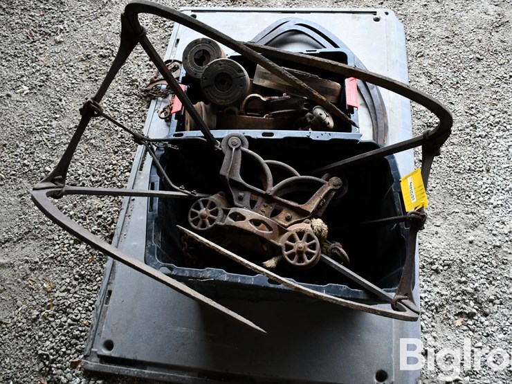 pallet-of-antique-farm-support-image-11