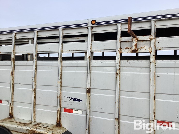 2000-titan-trailer-image-14