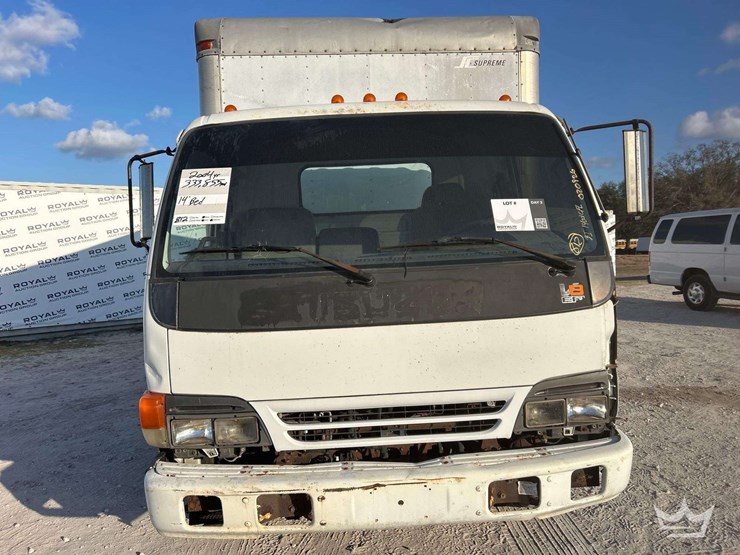 2004-isuzu-npr-image-24