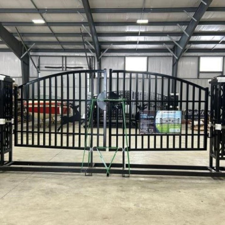 UNUSED (1) Set Of 20 Ft Iron Gate