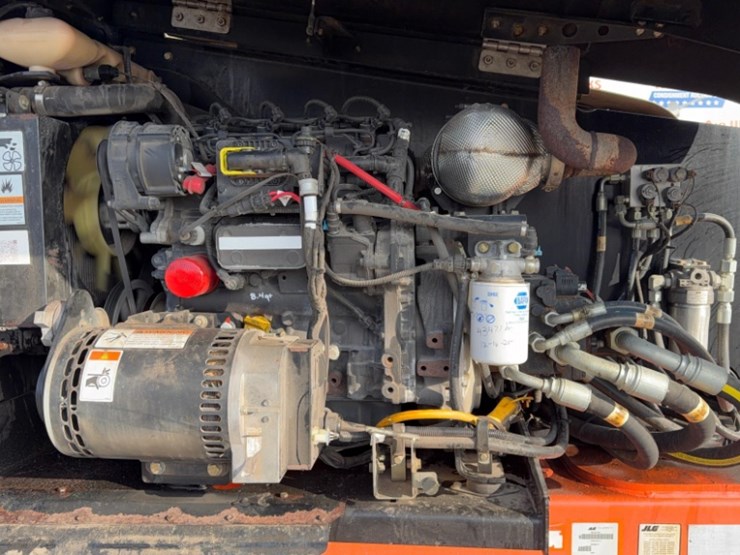 2018-jlg-400s-image-8