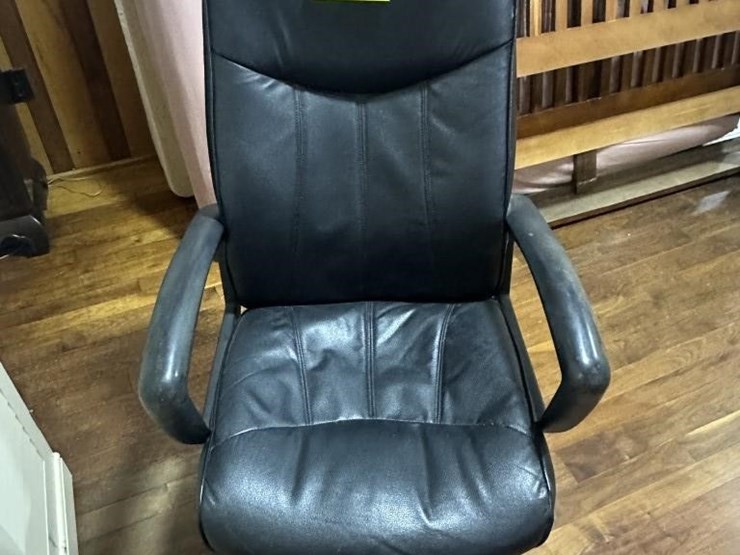 leather-office-chair-image-1