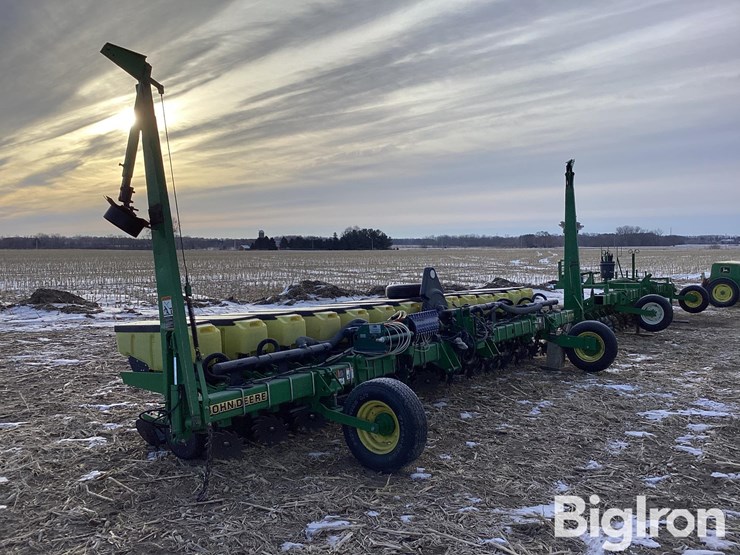 1997-john-deere-1710-image-3