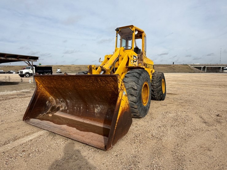 1980-ford-a66-image-1