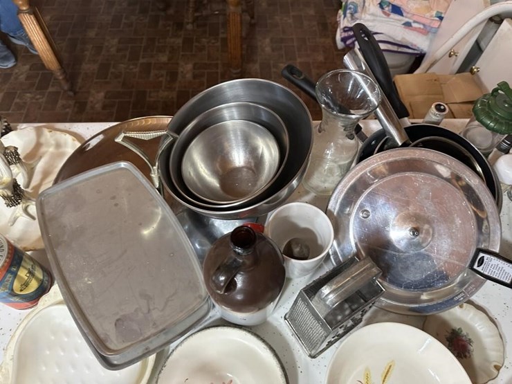 misc.-kitchen-cookware-&-silverware-image-8