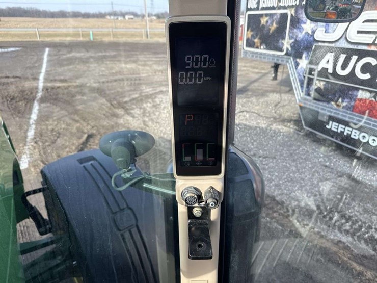 john-deere-8310r-image-29