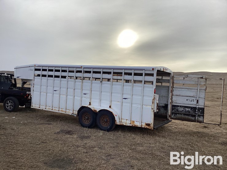 2000-titan-trailer-image-8