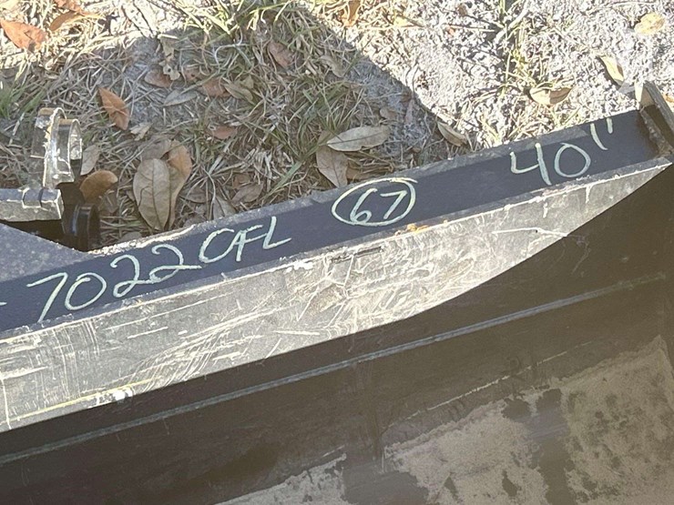 2025-40in-tilt-bucket-excavator-attachment-image-6