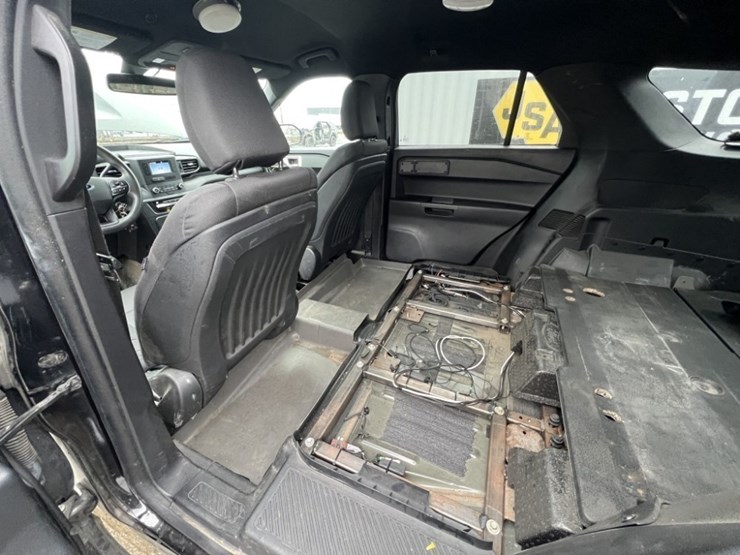 2019-ford-explorer-image-23