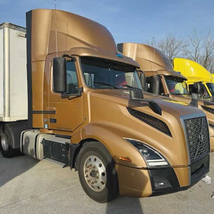 2022 VOLVO VNL 300