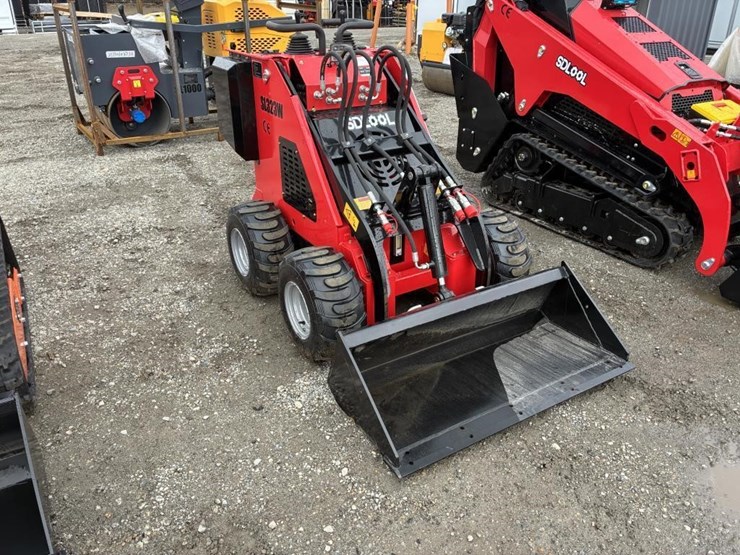 2026-sdlool-sl323w-skid-steer-loader-image-2