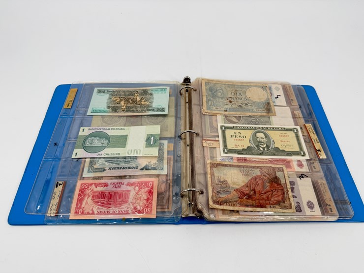 #32243-•-vintage-paper-currency-in-blue-binder-image-4